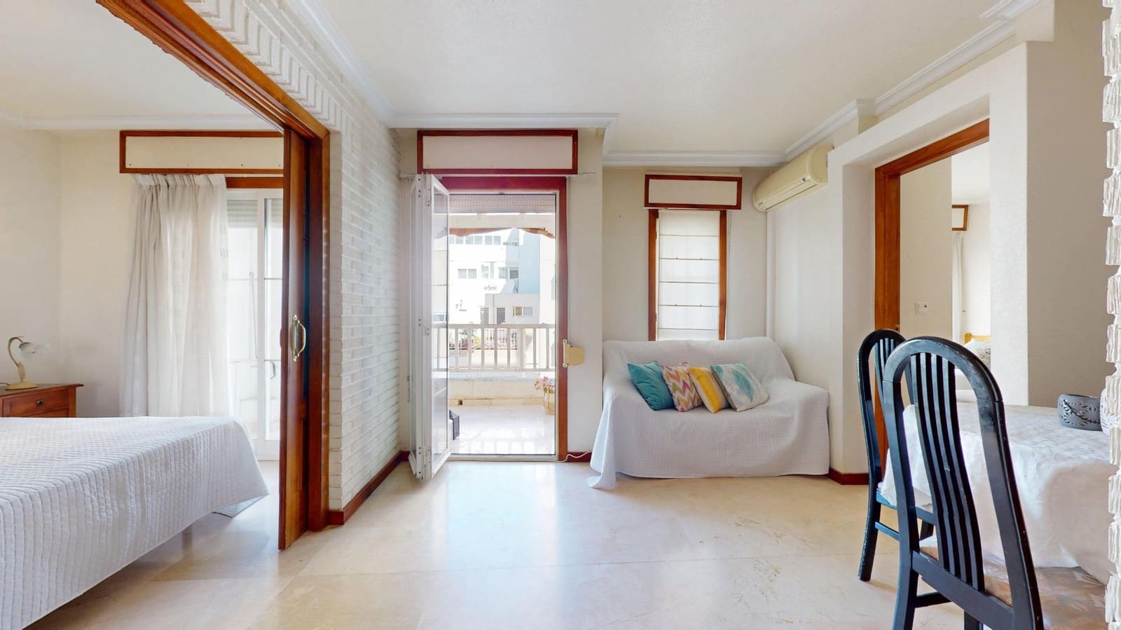 Apartamento de 2 habitaciones en Torrevieja en venta - 125.000 € (Ref: 9627577)