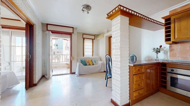 Apartamento de 2 habitaciones en Torrevieja en venta - 125.000 € (Ref: 9627577)