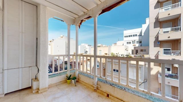 Apartamento de 2 habitaciones en Torrevieja en venta - 125.000 € (Ref: 9627577)