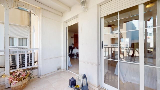 Apartamento de 2 habitaciones en Torrevieja en venta - 125.000 € (Ref: 9627577)