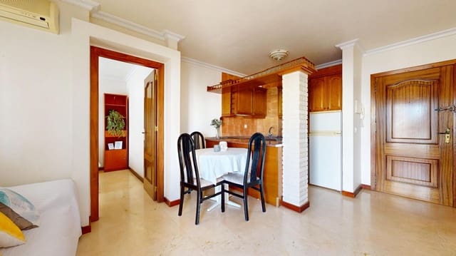Apartamento de 2 habitaciones en Torrevieja en venta - 125.000 € (Ref: 9627577)