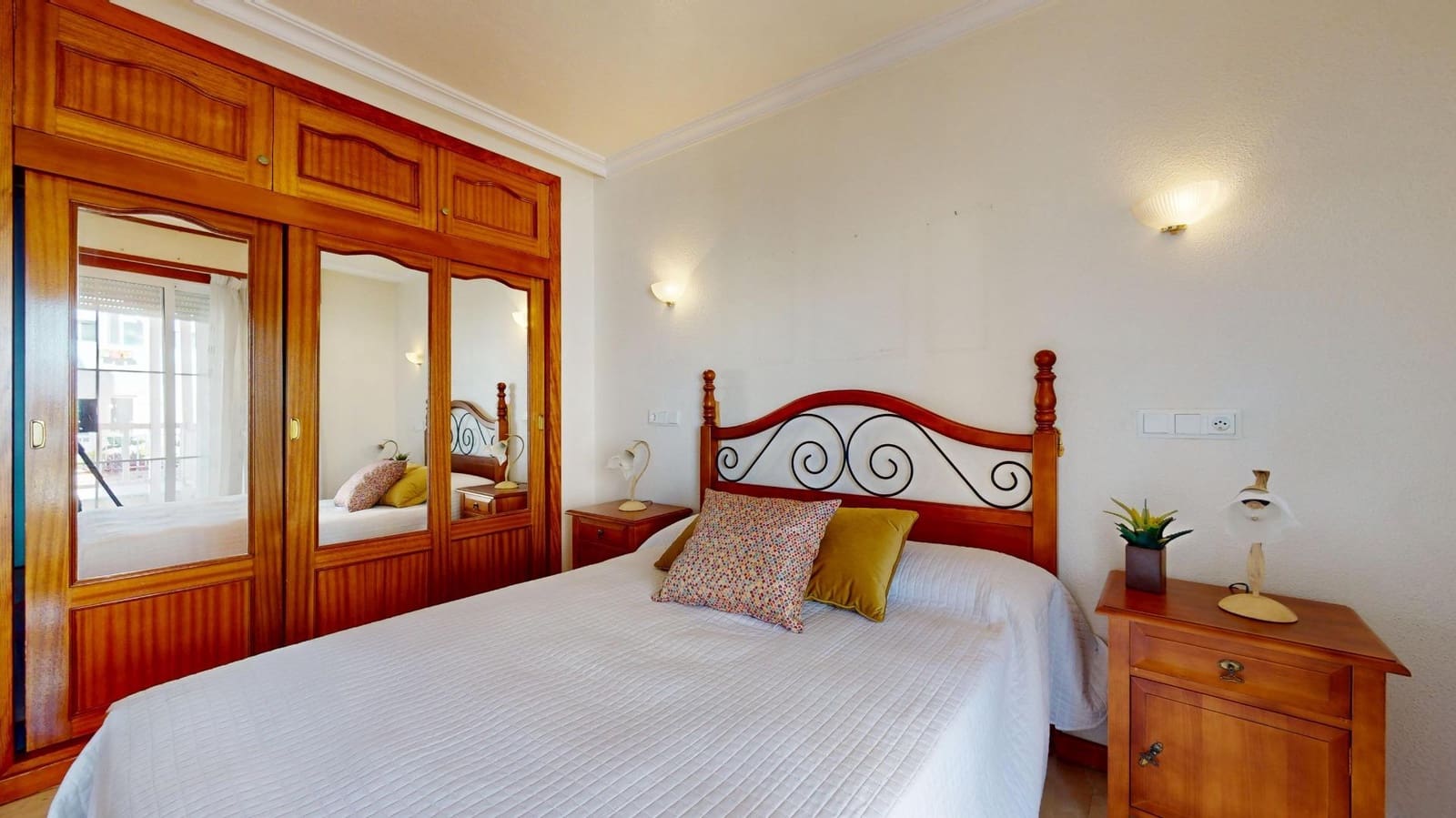 Apartamento de 2 habitaciones en Torrevieja en venta - 125.000 € (Ref: 9627577)