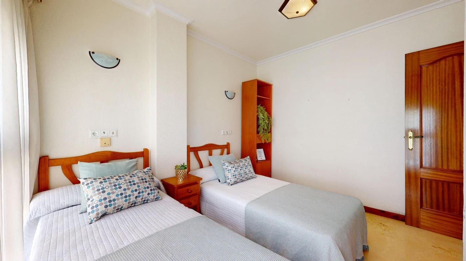 Apartamento de 2 habitaciones en Torrevieja en venta - 125.000 € (Ref: 9627577)