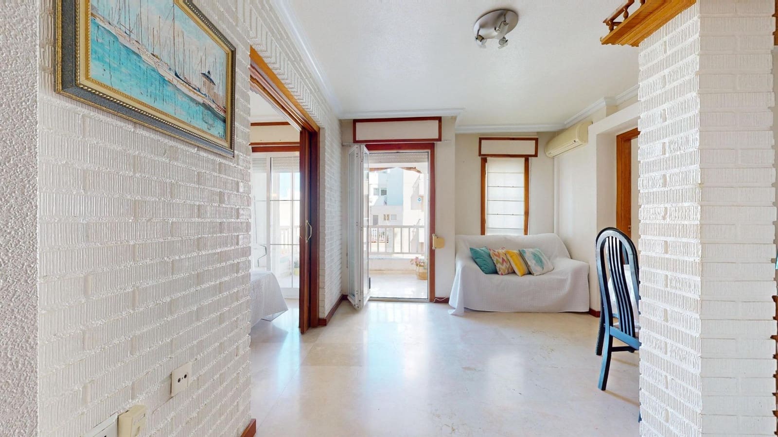 Apartamento de 2 habitaciones en Torrevieja en venta - 125.000 € (Ref: 9627577)