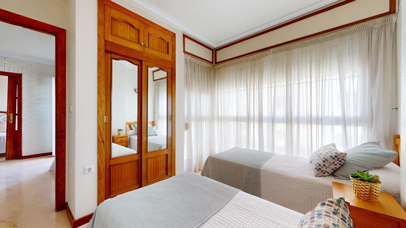 Apartamento de 2 habitaciones en Torrevieja en venta - 125.000 € (Ref: 9627577)