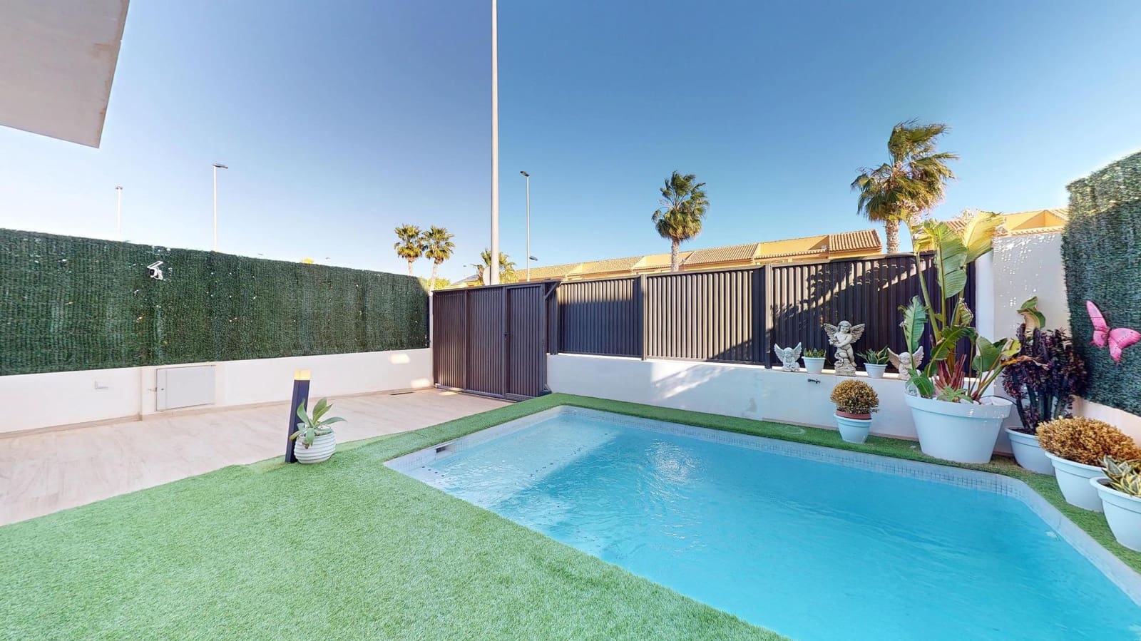 Chalet de 3 habitaciones en San Pedro del Pinatar en venta con piscina - 410.000 € (Ref: 9637631)