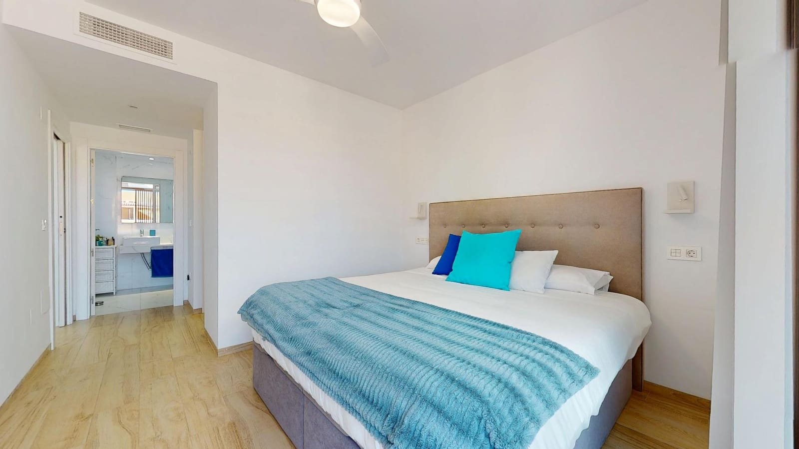 Chalet de 3 habitaciones en San Pedro del Pinatar en venta con piscina - 410.000 € (Ref: 9637631)