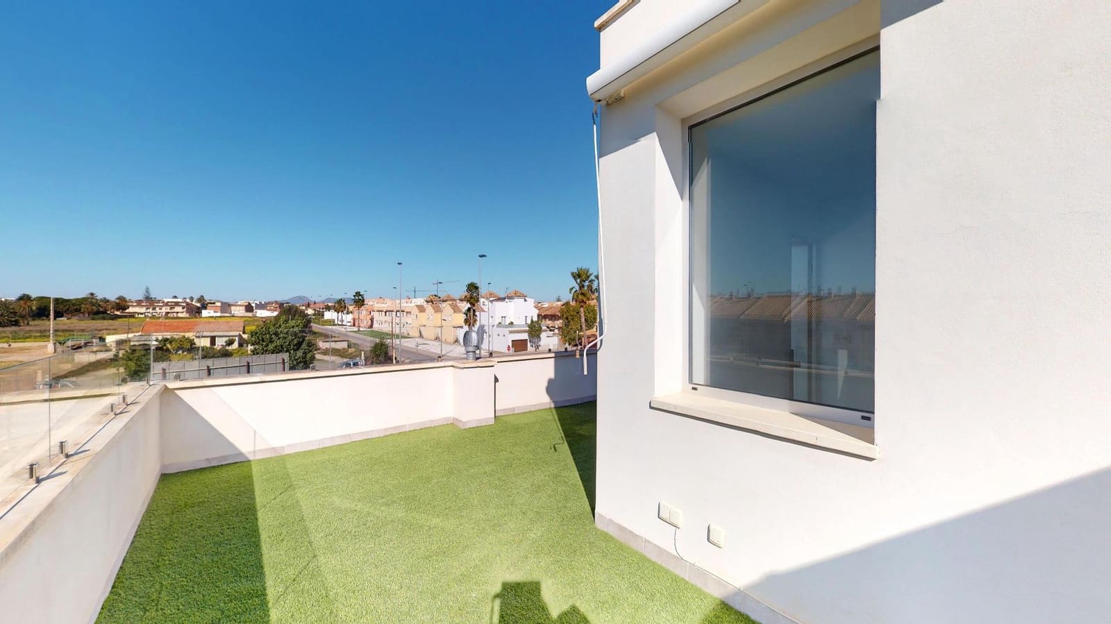 Chalet de 3 habitaciones en San Pedro del Pinatar en venta con piscina - 410.000 € (Ref: 9637631)