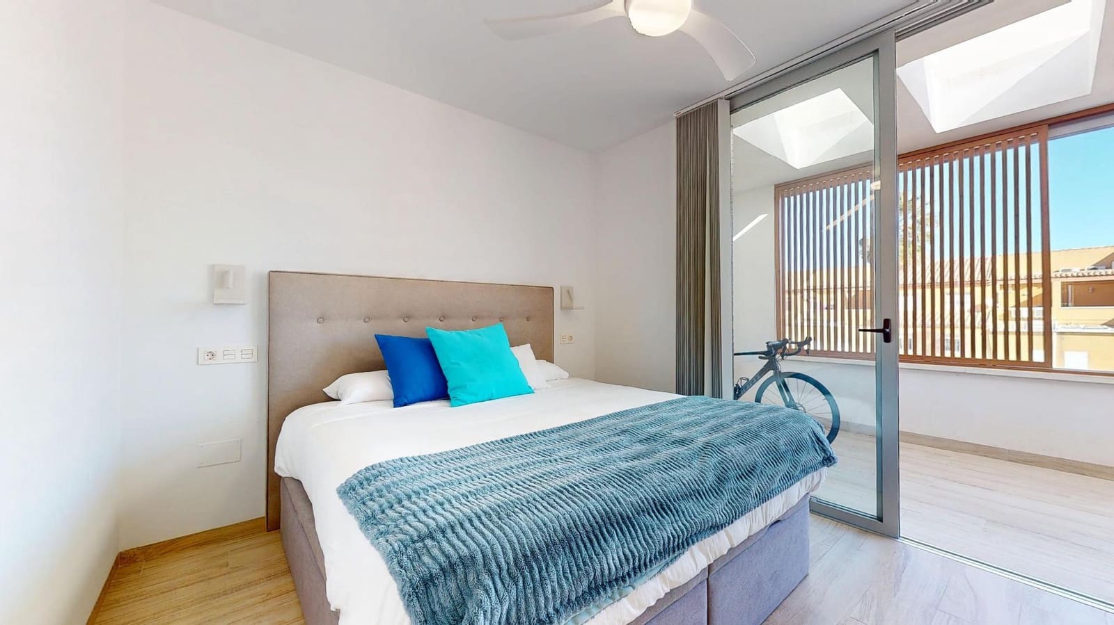 Chalet de 3 habitaciones en San Pedro del Pinatar en venta con piscina - 410.000 € (Ref: 9637631)