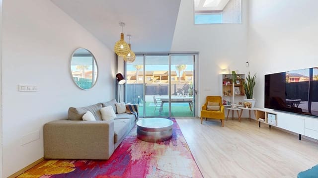 3 quarto Moradia Geminada para venda em San Pedro del Pinatar com piscina - 410 000 € (Ref: 9637631)