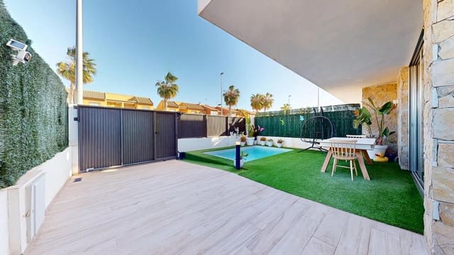 3 quarto Moradia Geminada para venda em San Pedro del Pinatar com piscina - 410 000 € (Ref: 9637631)