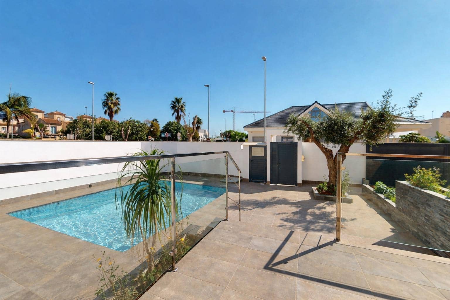 4 Zimmer Villa zu verkaufen in Pilar de la Horadada mit Pool Garage - 799.900 € (Ref: 9656137)