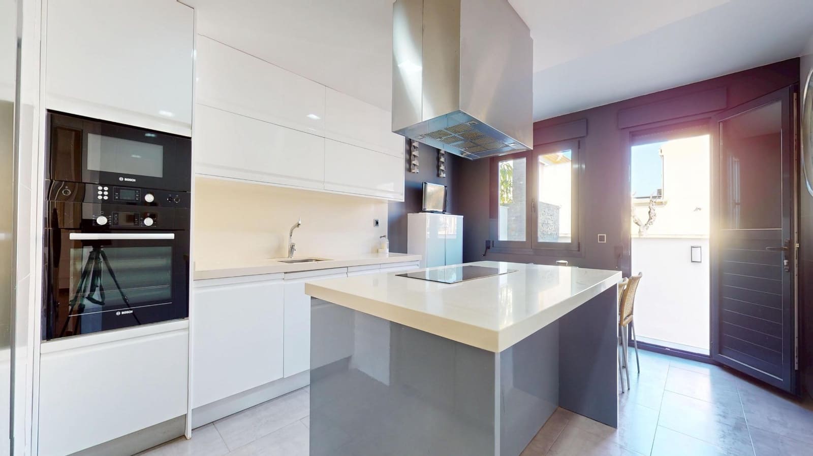 4 Zimmer Villa zu verkaufen in Pilar de la Horadada mit Pool Garage - 799.900 € (Ref: 9656137)