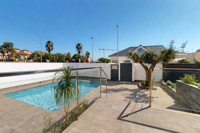 4 quarto Moradia para venda em Pilar de la Horadada com piscina garagem - 799 900 € (Ref: 9656137)