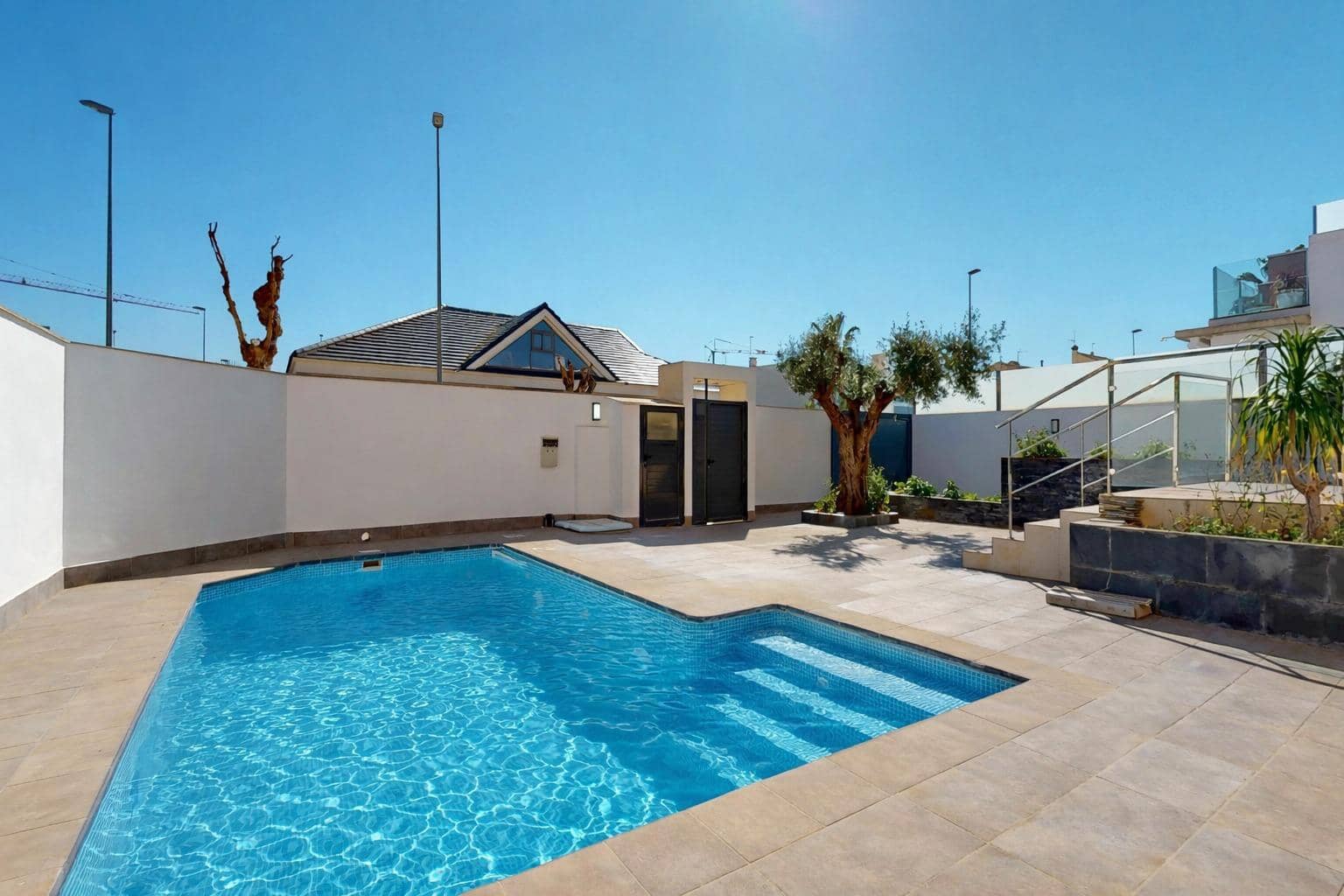 4 bedroom Villa for sale in Pilar de la Horadada with pool garage - € 799,900 (Ref: 9656137)