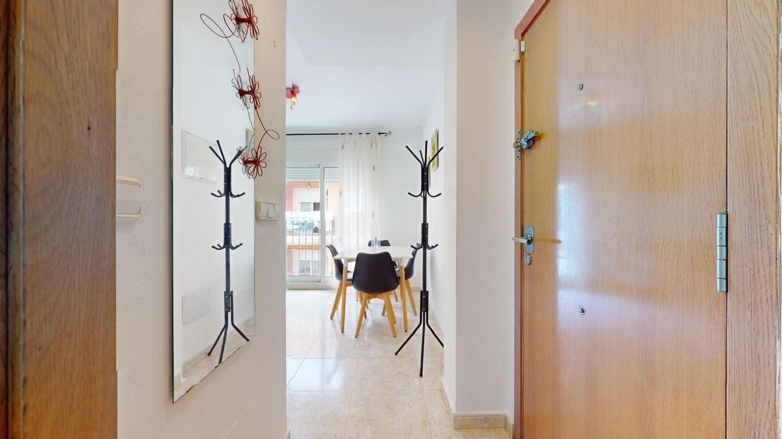 Piso de 2 habitaciones en Pilar de la Horadada en venta - 109.900 € (Ref: 9690641)