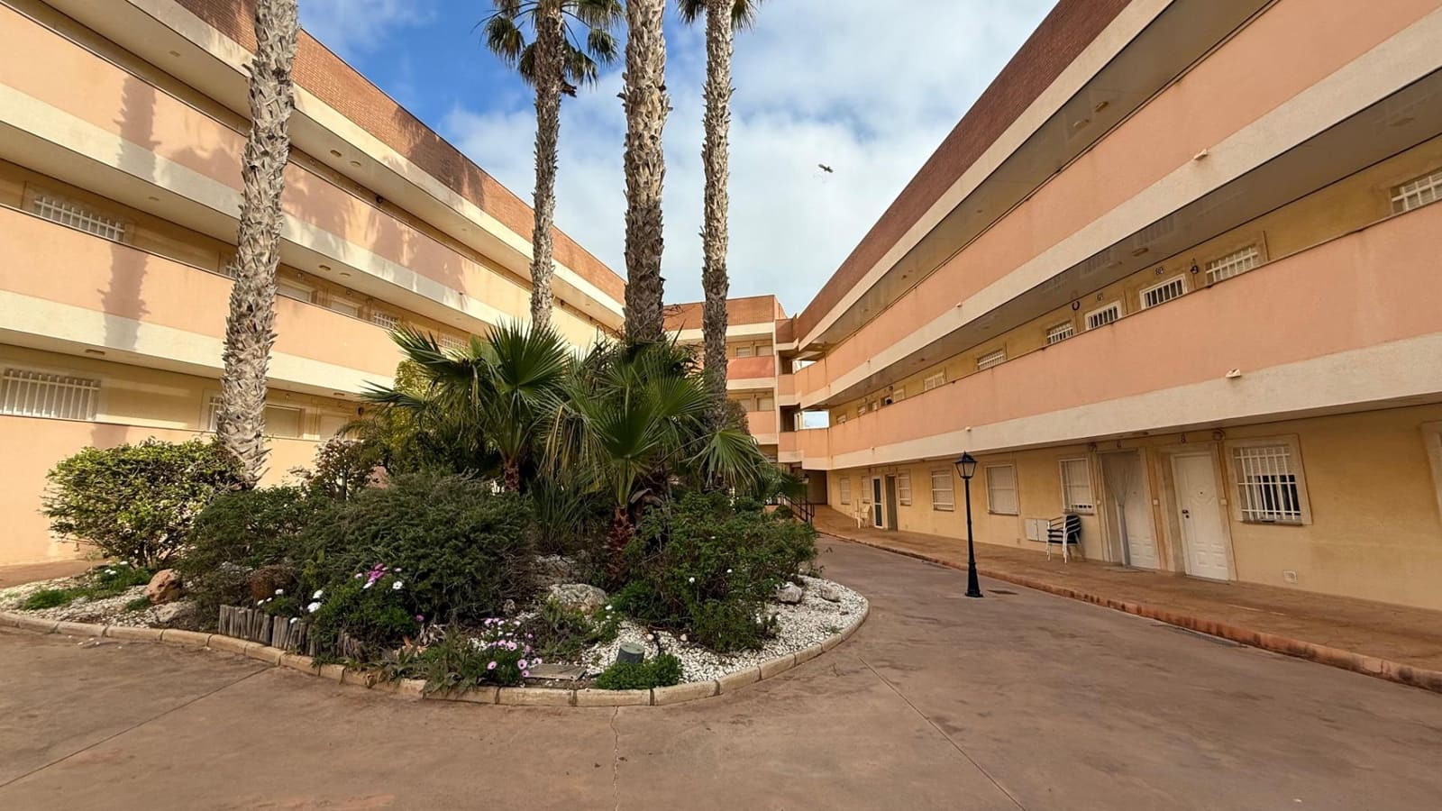 2 bedroom Flat for sale in Los Nietos with pool - € 112,000 (Ref: 9714963)