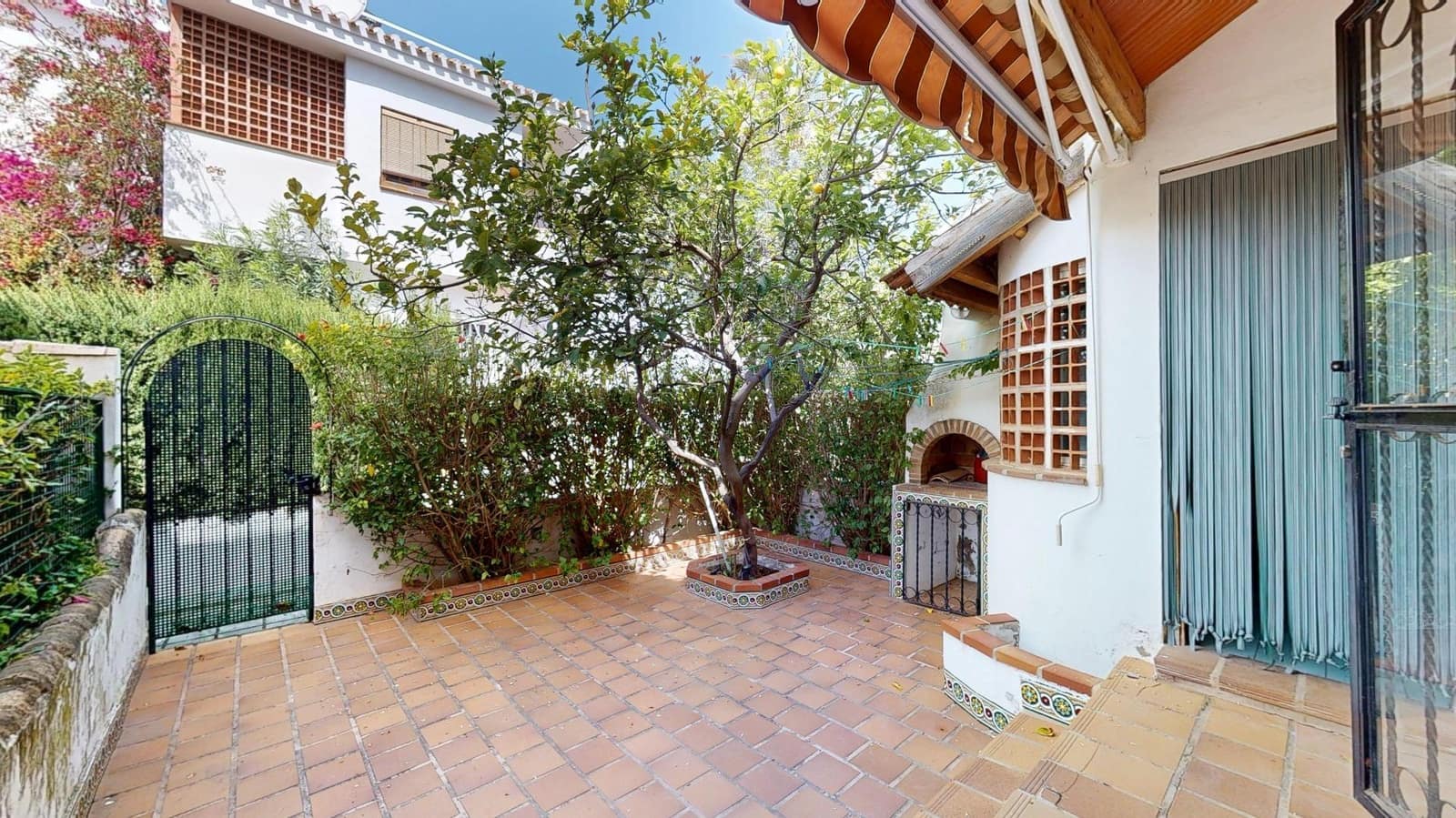 3 makuuhuone Rivitalo myytävänä paikassa Torre de la Horadada mukana uima-altaan - 295 000 € (Ref: 9762006)