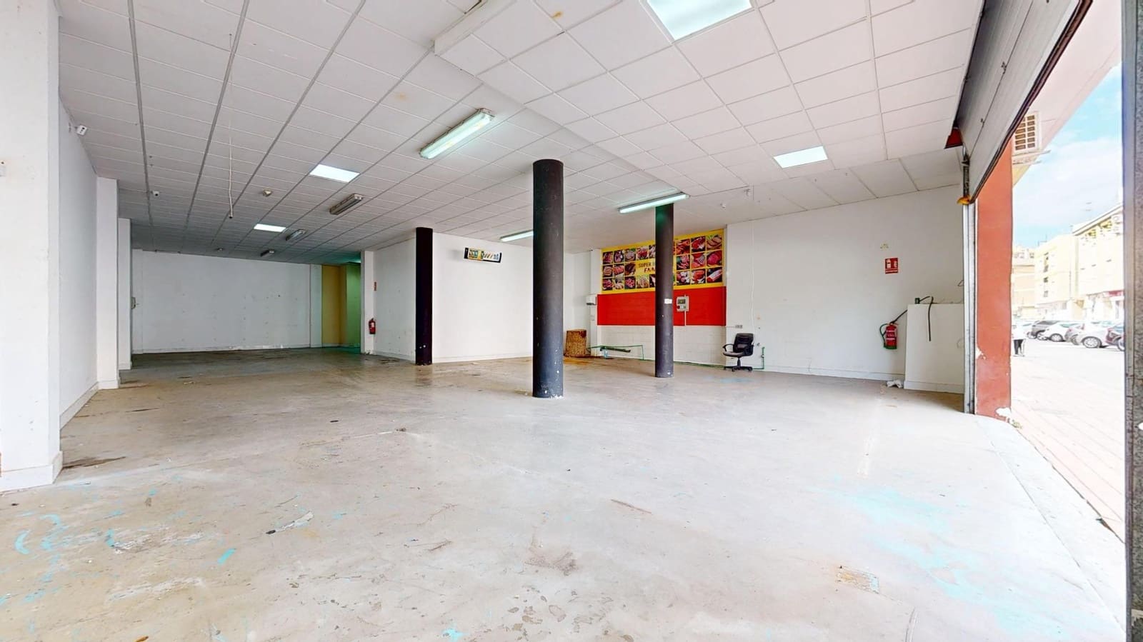 Kaupallinen myytävänä paikassa Lo Pagan - 198 000 € (Ref: 9783015)