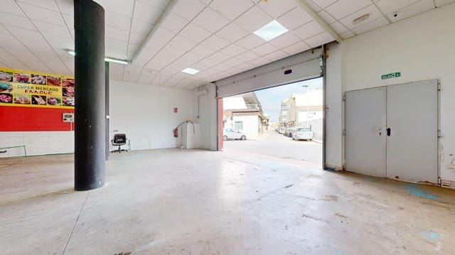 Kaupallinen myytävänä paikassa Lo Pagan, San Pedro del Pinatar - 198 000 € (Ref: 9783015)