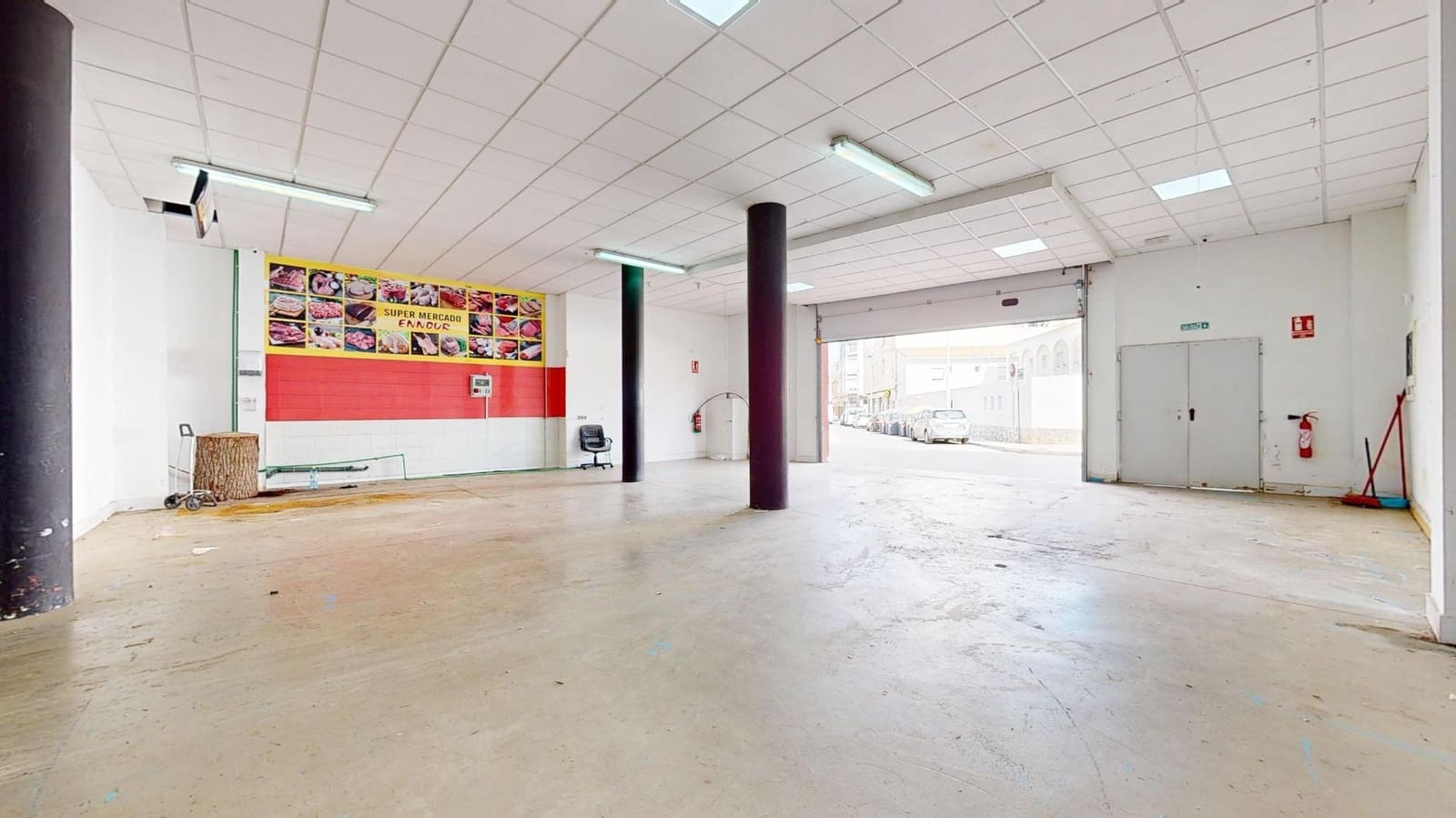 Kaupallinen myytävänä paikassa Lo Pagan - 198 000 € (Ref: 9783015)