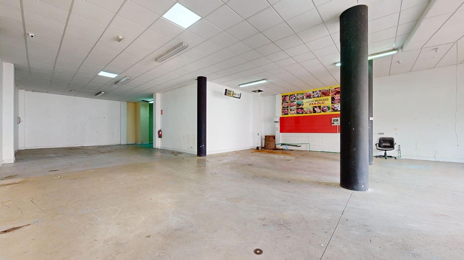 Kaupallinen myytävänä paikassa Lo Pagan - 198 000 € (Ref: 9783015)