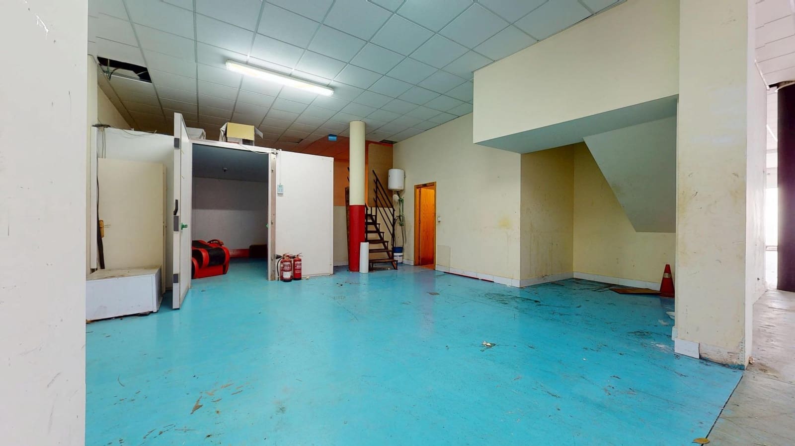 Kaupallinen myytävänä paikassa Lo Pagan - 198 000 € (Ref: 9783015)