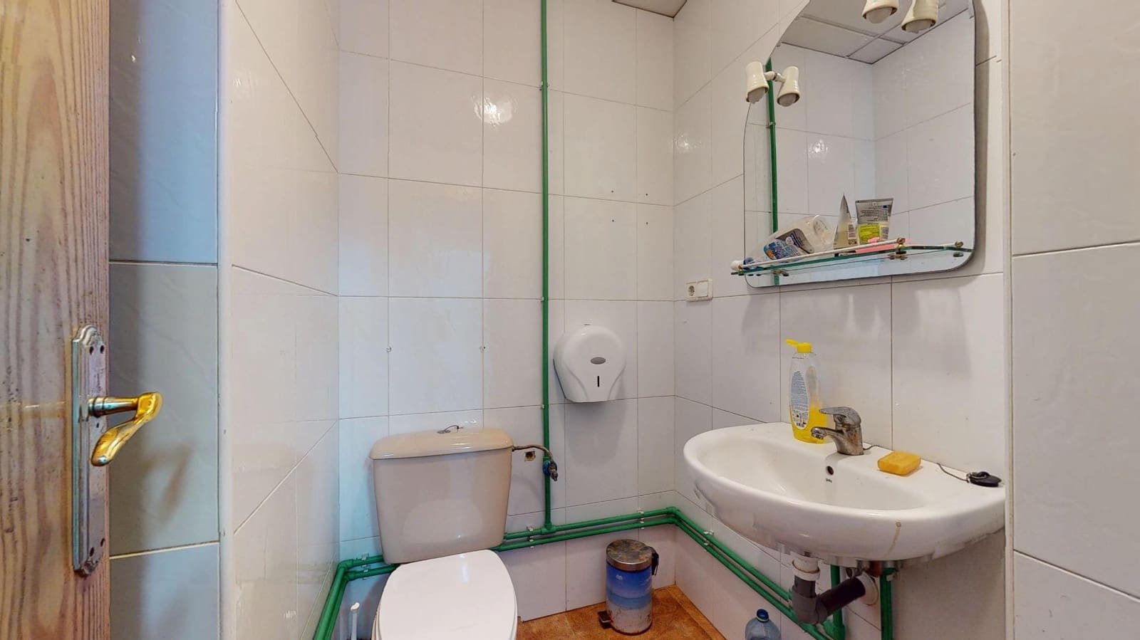 Kaupallinen myytävänä paikassa Lo Pagan - 198 000 € (Ref: 9783015)