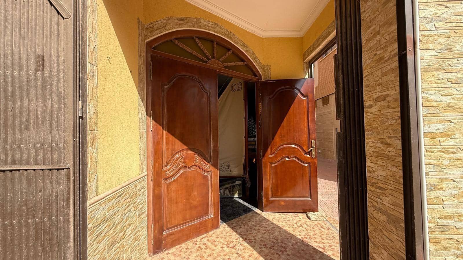 Comercial para venda em San Pedro del Pinatar - 180 000 € (Ref: 9811942)