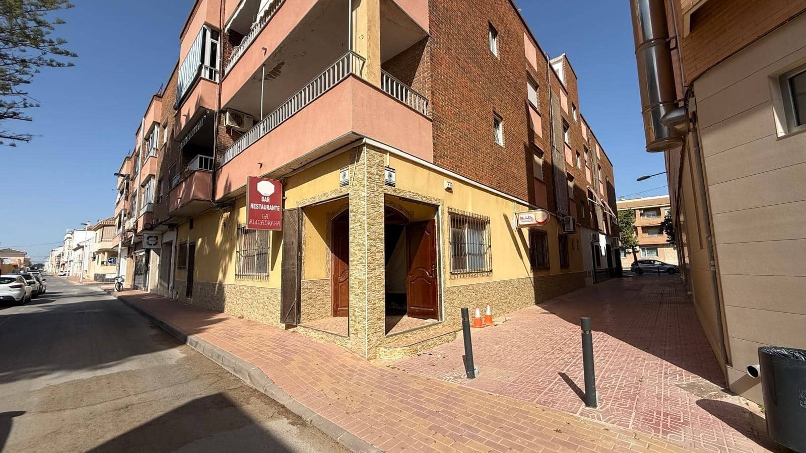 Comercial para venda em San Pedro del Pinatar - 180 000 € (Ref: 9811942)