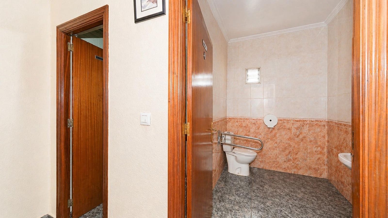 Comercial para venda em San Pedro del Pinatar - 180 000 € (Ref: 9811942)
