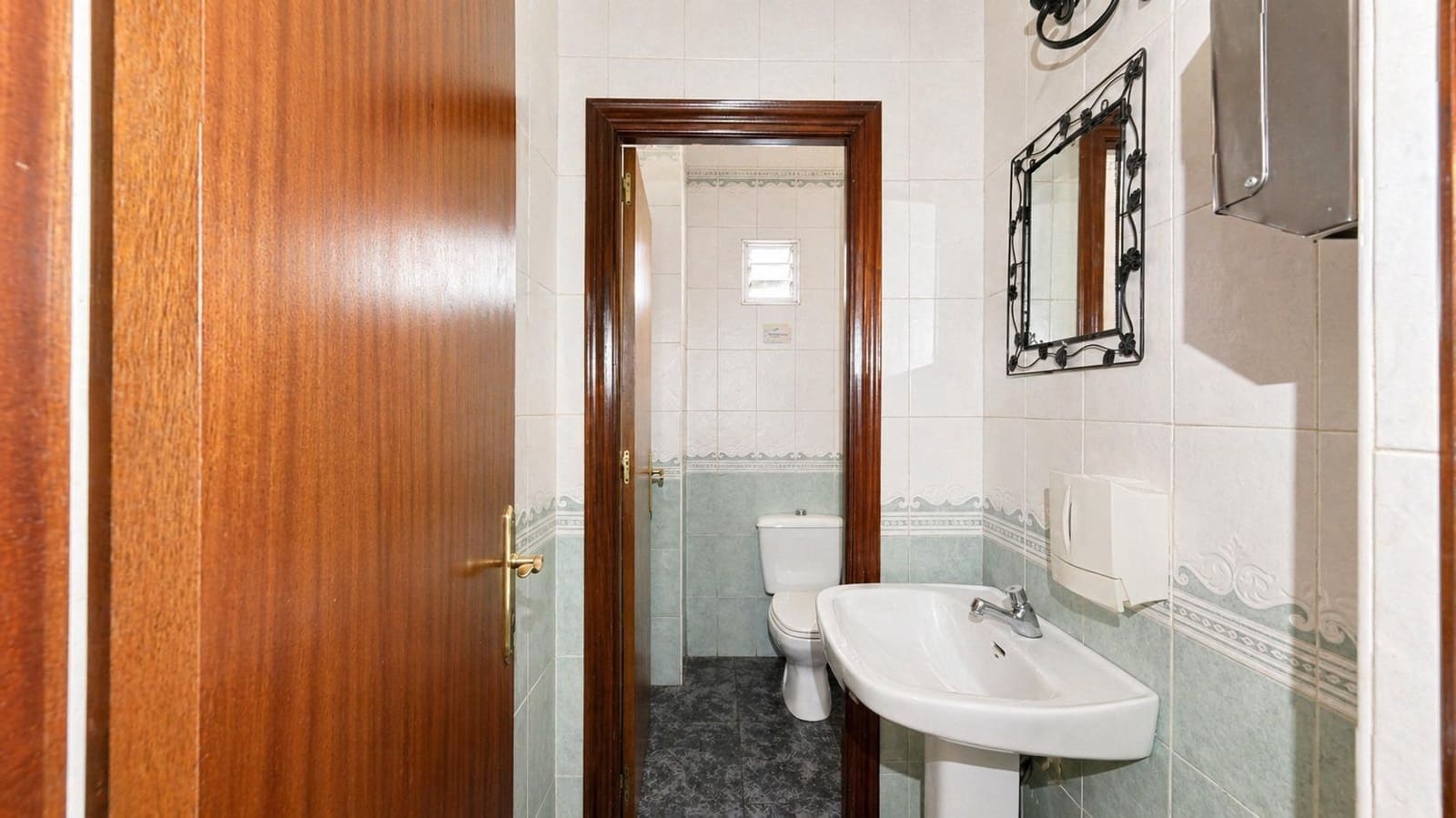 Comercial para venda em San Pedro del Pinatar - 180 000 € (Ref: 9811942)