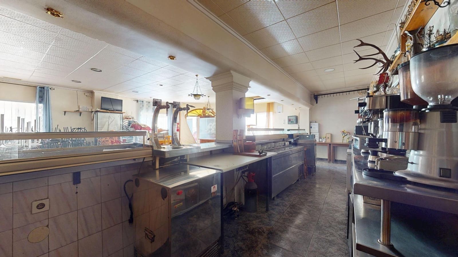 Comercial para venda em San Pedro del Pinatar - 180 000 € (Ref: 9811942)