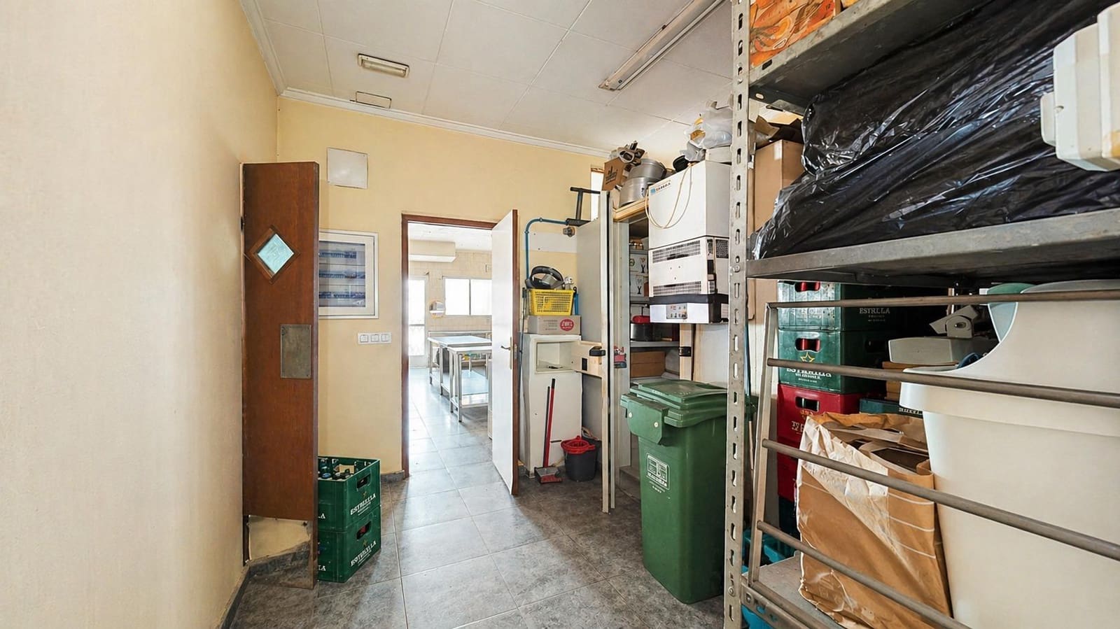 Commercial for sale in San Pedro del Pinatar - € 180,000 (Ref: 9811942)