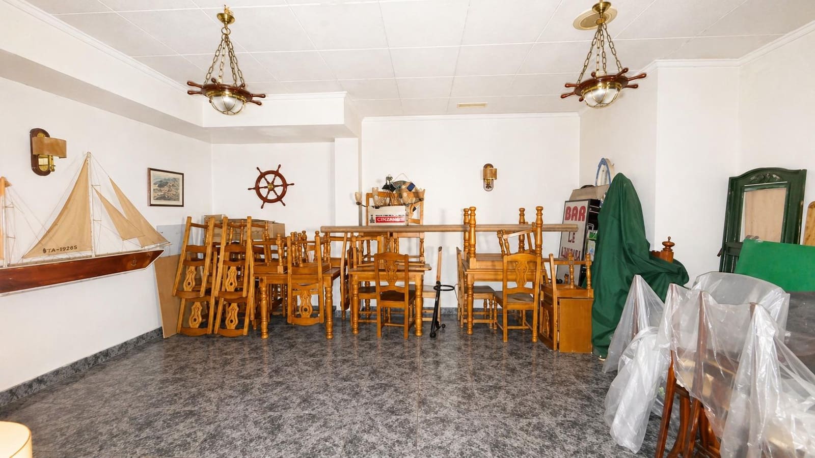 Commercial for sale in San Pedro del Pinatar - € 180,000 (Ref: 9811942)