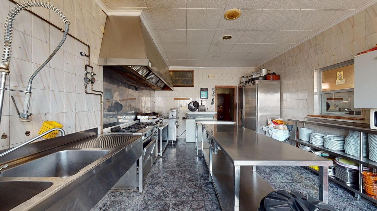 Commercial for sale in San Pedro del Pinatar - € 180,000 (Ref: 9811942)