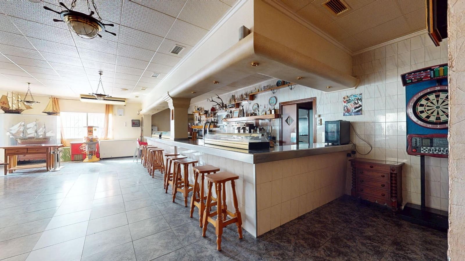 Commercial for sale in San Pedro del Pinatar - € 180,000 (Ref: 9811942)