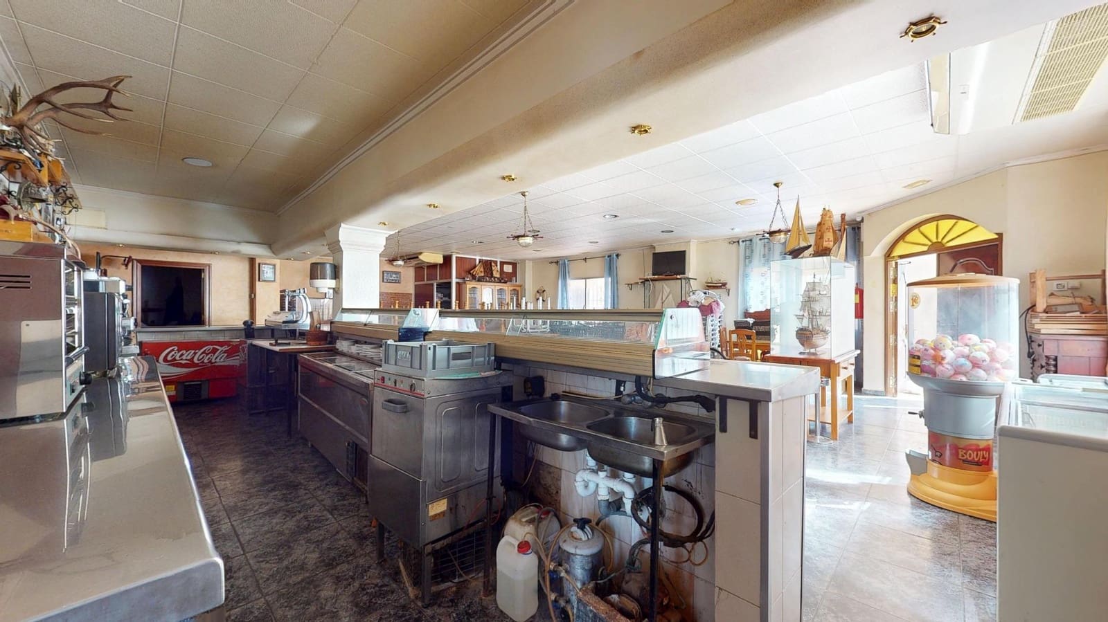 Commercial for sale in San Pedro del Pinatar - € 180,000 (Ref: 9811942)