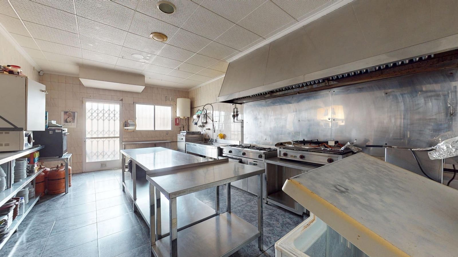 Commercial for sale in San Pedro del Pinatar - € 180,000 (Ref: 9811942)