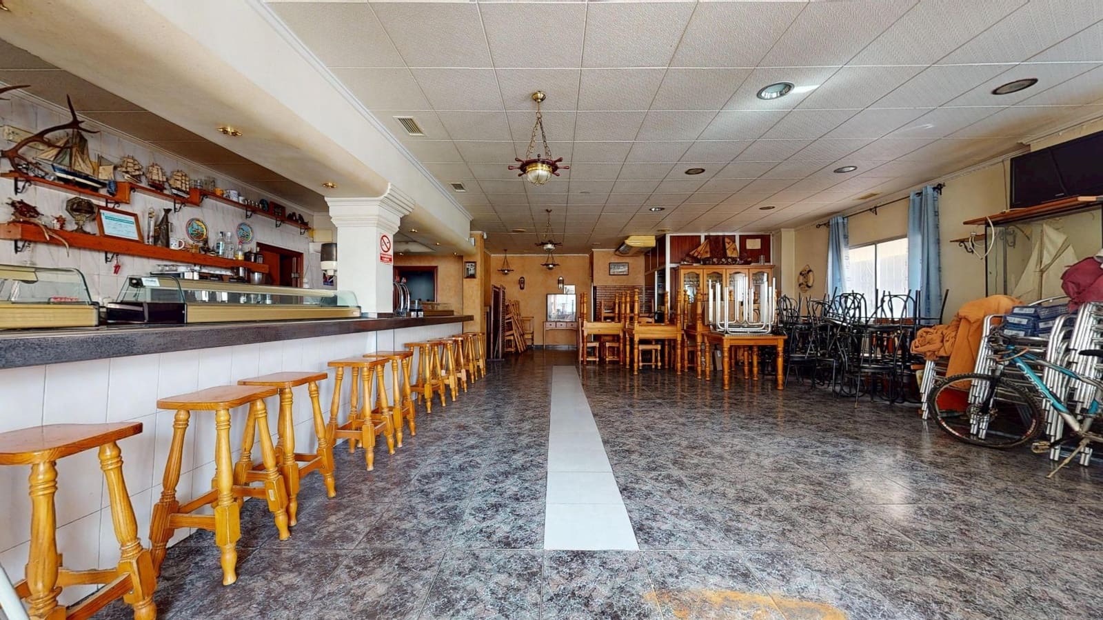 Commercial for sale in San Pedro del Pinatar - € 180,000 (Ref: 9811942)