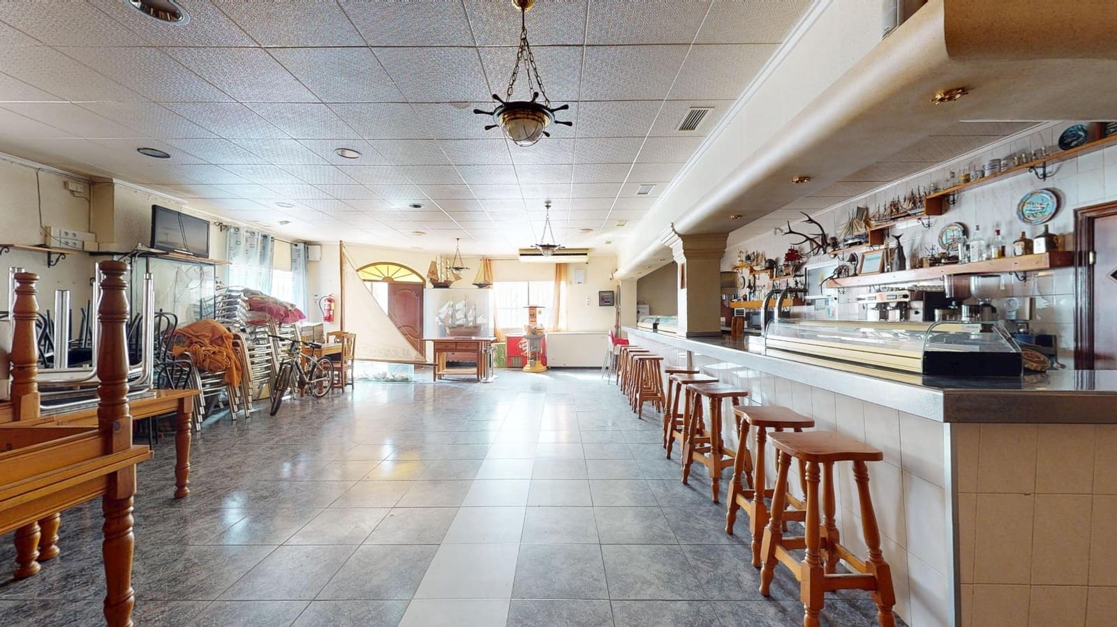 Commercial for sale in San Pedro del Pinatar - € 180,000 (Ref: 9811942)