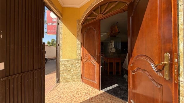 Local Comercial en San Pedro del Pinatar en venta - 180.000 € (Ref: 9811942)