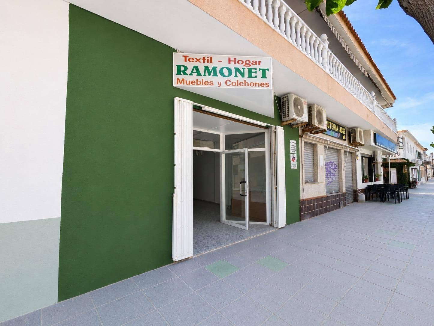 Local Comercial en Pilar de la Horadada en venta - 139.900 € (Ref: 9822952)