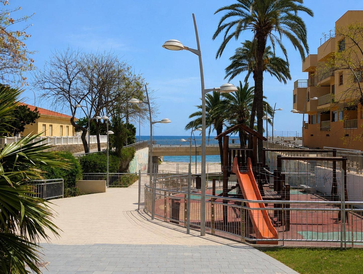 Local Comercial en Pilar de la Horadada en venta - 139.900 € (Ref: 9822952)