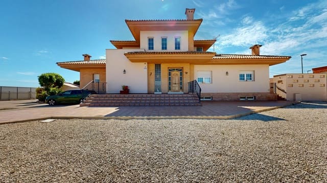 5 soveværelse Villa til salg i San Pedro del Pinatar med swimmingpool garage - € 1.999.900 (Ref: 9861891)