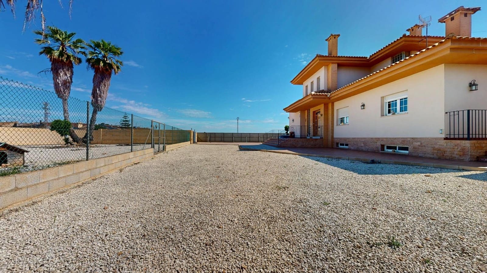 5 bedroom Villa for sale in San Pedro del Pinatar with pool garage - € 1,999,900 (Ref: 9861891)