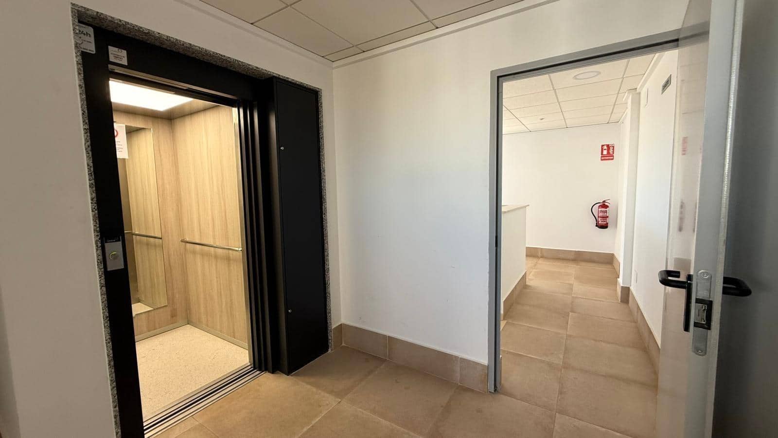 2 makuuhuone Huoneisto myytävänä paikassa San Javier mukana uima-altaan - 375 000 € (Ref: 9884834)