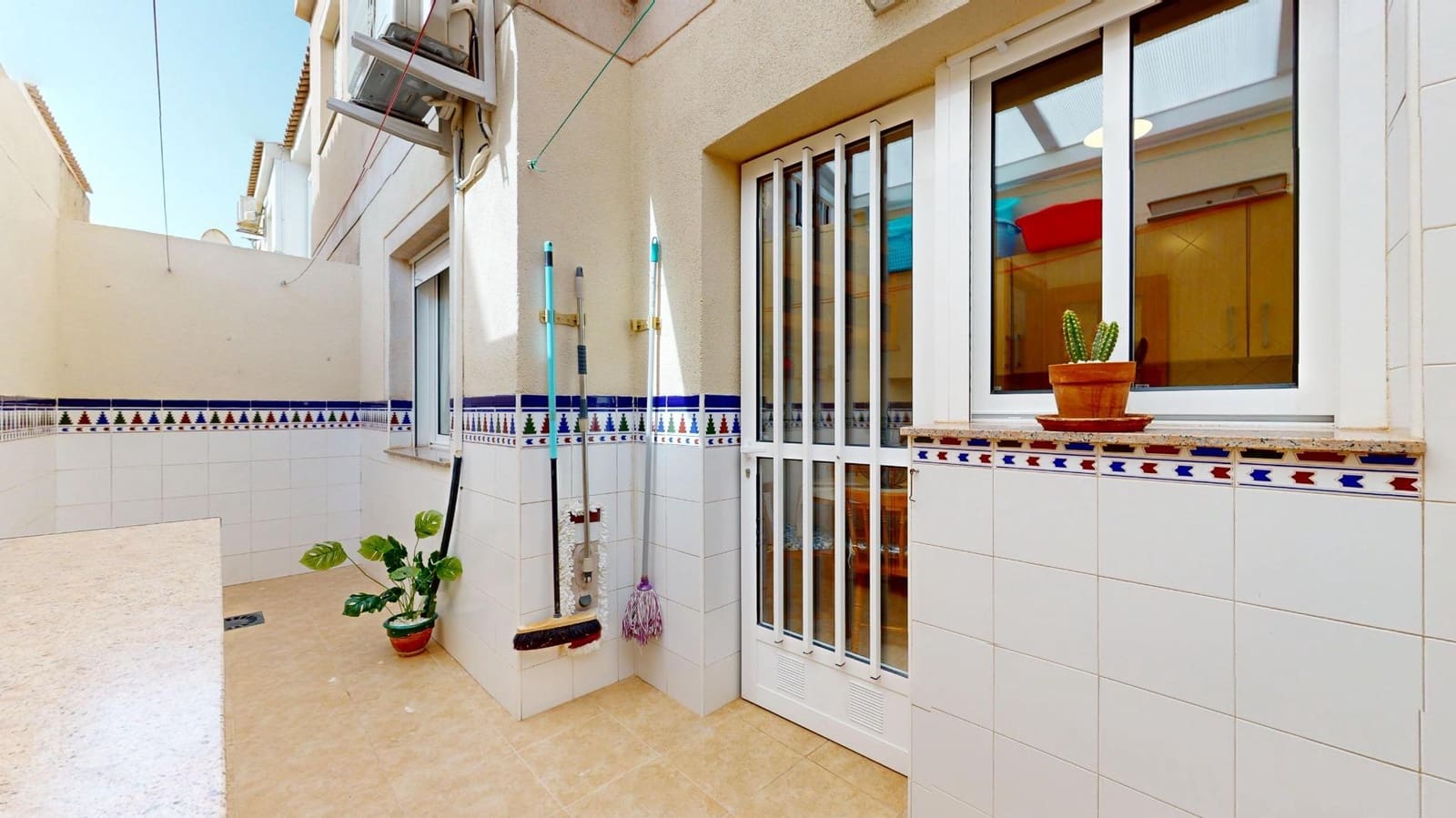 5 makuuhuone Rivitalo myytävänä paikassa San Pedro del Pinatar mukana 
autotalli - 248 500 € (Ref: 9970624)
