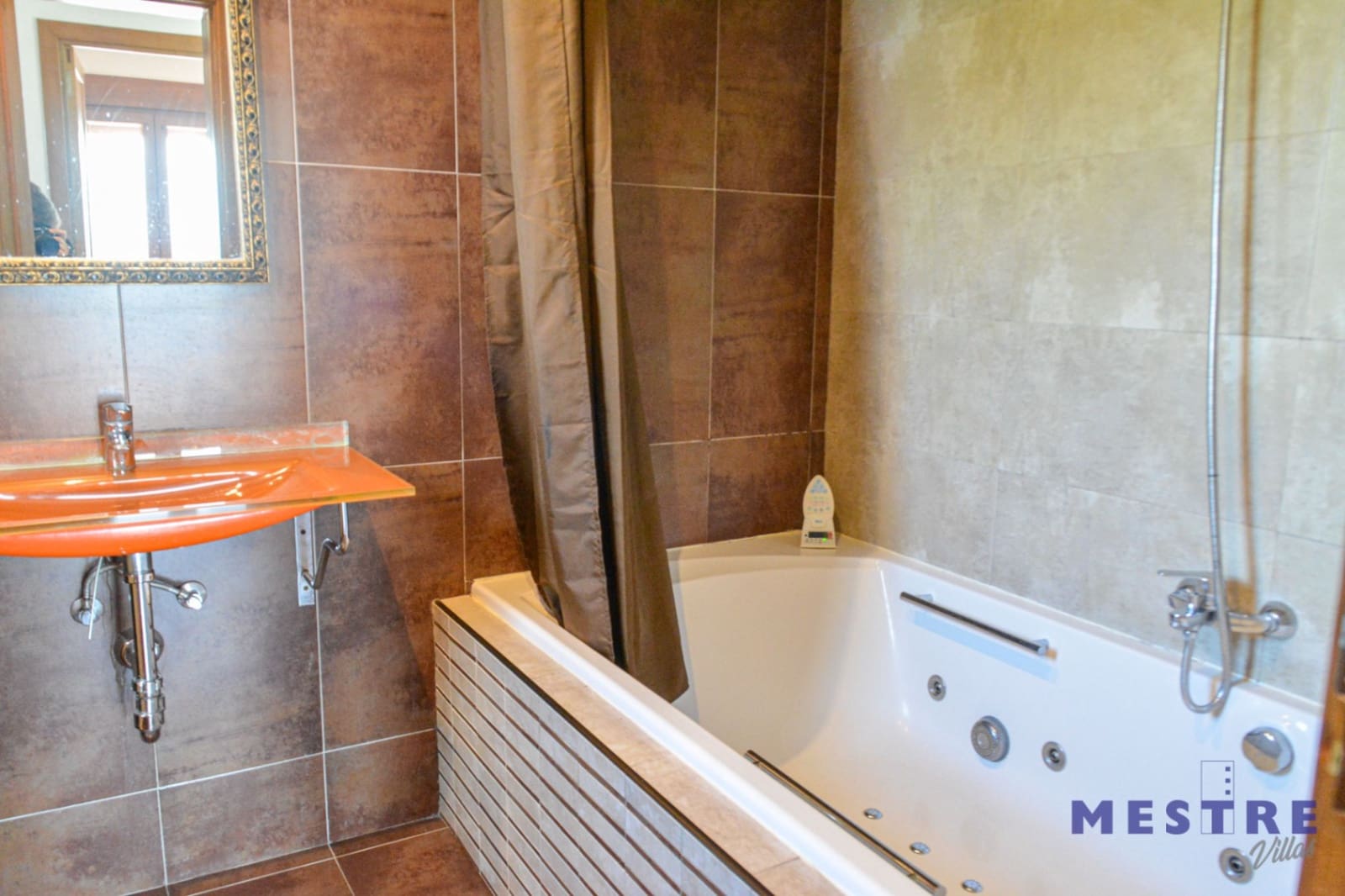 2 makuuhuone Maalaistalo vuokrattavana paikassa Benissa mukana uima-altaan - 2 000 € (Ref: 10037613)