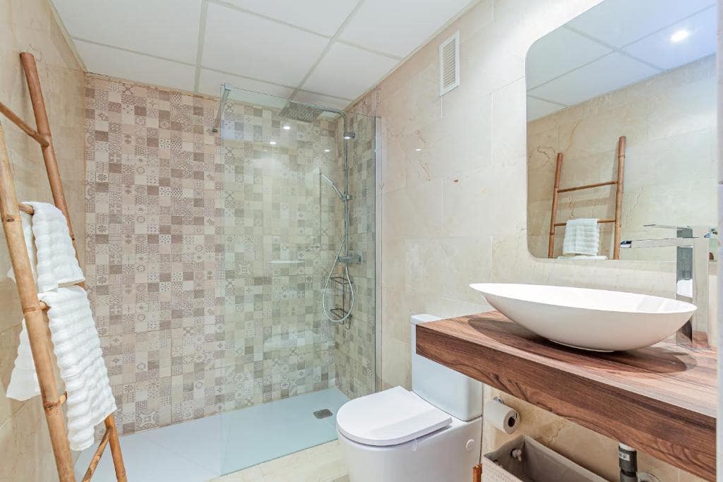 Appartement de 2 chambres à louer à La Villajoyosa / Vila Joiosa avec piscine - 1 500 € (Ref: 10052144)